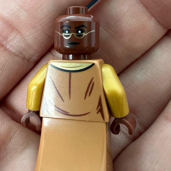 LEGO Harry Potter PROFESSOR SINISTRA MINIFIGURE from Chamber of Secrets 76389 - Picture 6 of 6